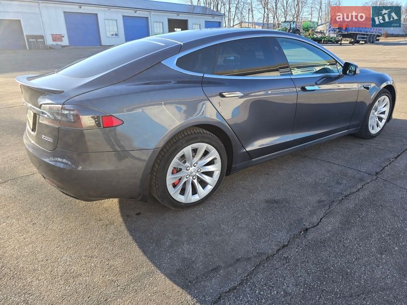Ліфтбек Tesla Model S 2018 в Кропивницькому