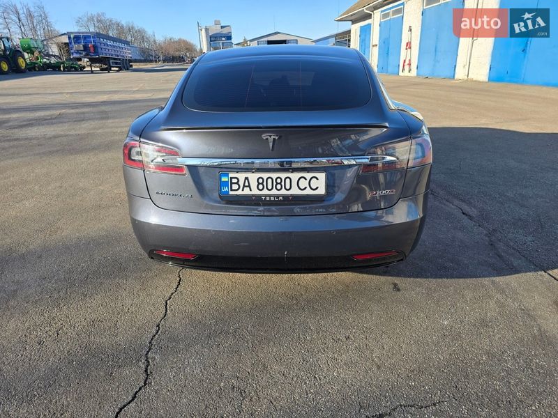 Лифтбек Tesla Model S 2018 в Кропивницком
