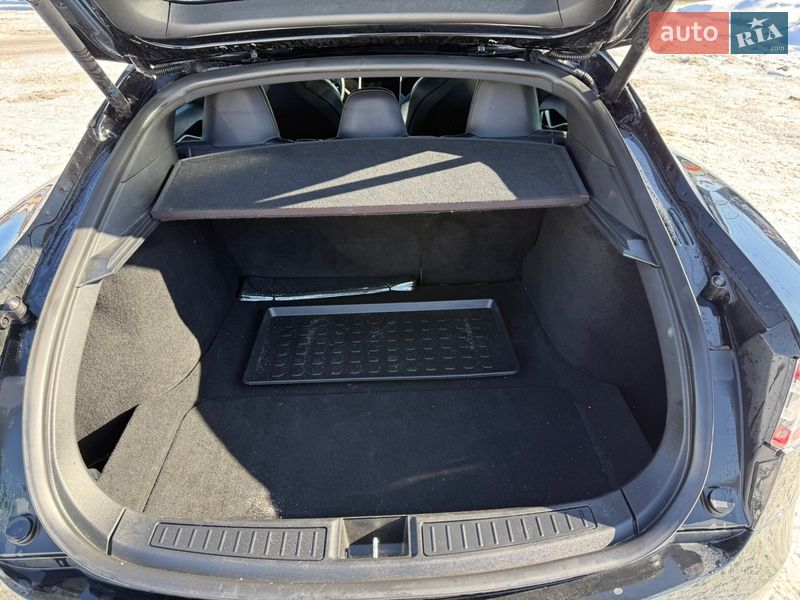 Лифтбек Tesla Model S 2018 в Киеве фото 4 Лифтбек Tesla Model S 2018 в Киеве
