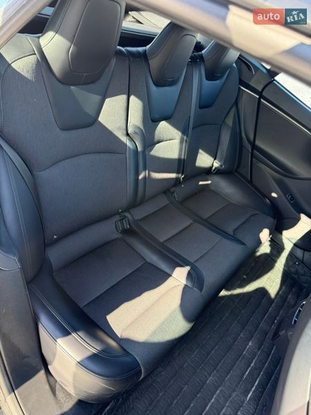 Лифтбек Tesla Model S 2018 в Киеве фото 9 Лифтбек Tesla Model S 2018 в Киеве