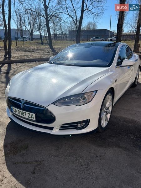 Ліфтбек Tesla Model S 2013 в Черкасах