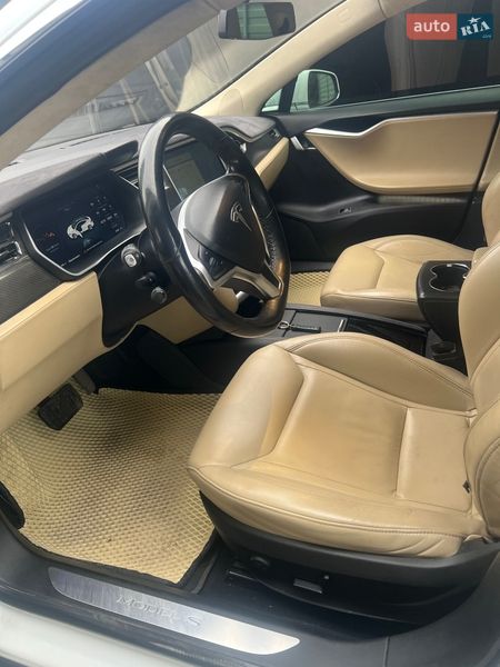Лифтбек Tesla Model S 2015 в Запорожье
