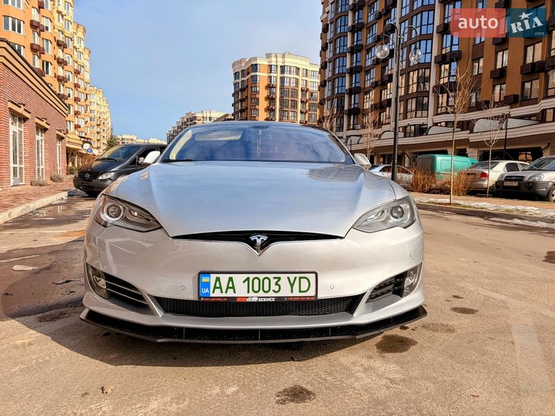 Tesla Model S 2014
