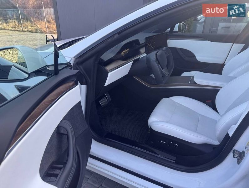 Ліфтбек Tesla Model S 2023 в Івано-Франківську