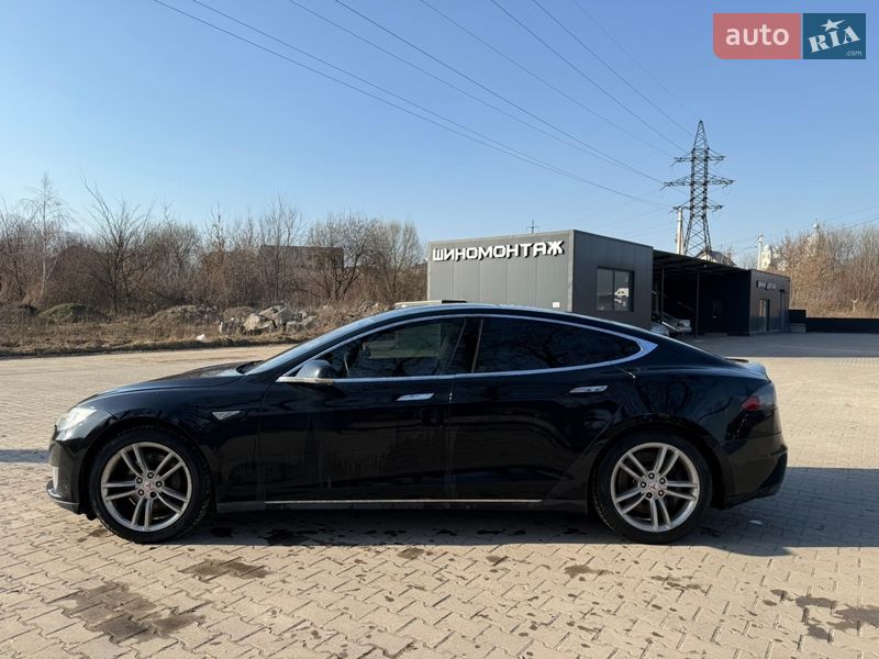 Лифтбек Tesla Model S 2013 в Львове