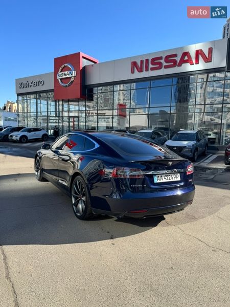 Ліфтбек Tesla Model S 2015 в Києві