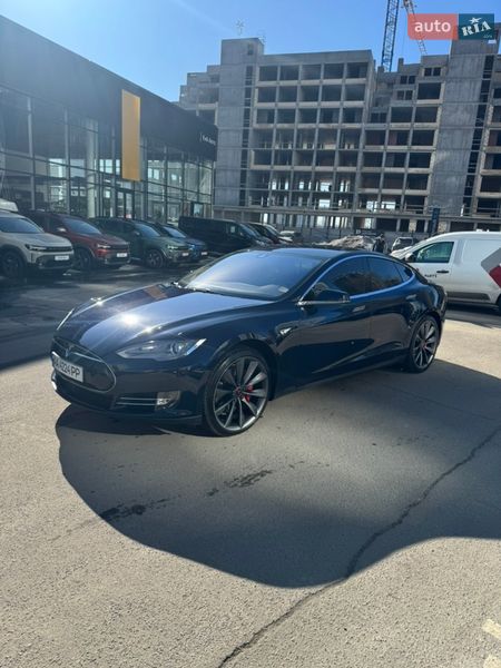 Ліфтбек Tesla Model S 2015 в Києві