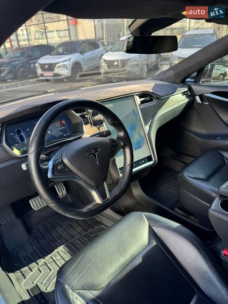 Ліфтбек Tesla Model S 2015 в Києві
