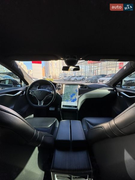 Ліфтбек Tesla Model S 2015 в Києві