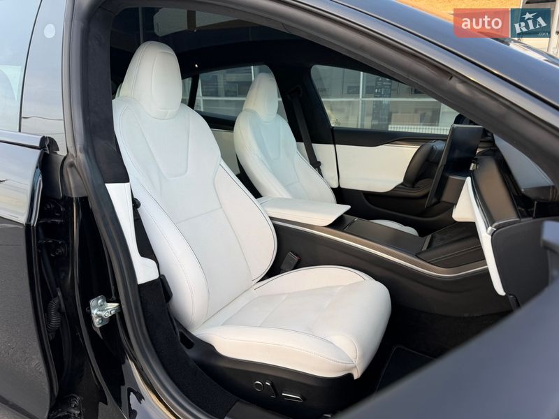 Ліфтбек Tesla Model S 2024 в Запоріжжі
