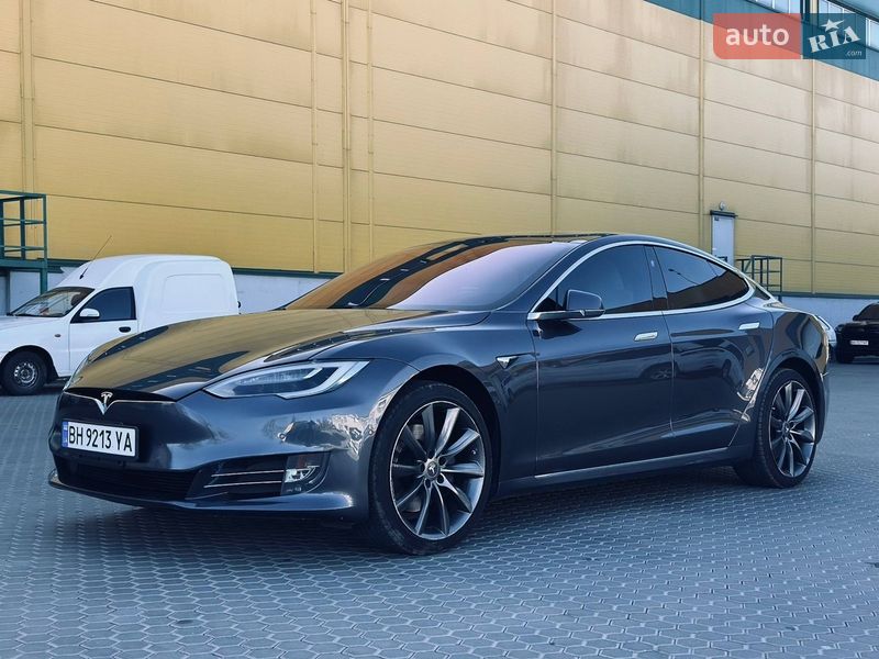 Лифтбек Tesla Model S 2020 в Одессе