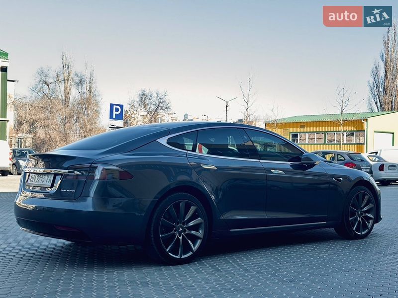 Лифтбек Tesla Model S 2020 в Одессе