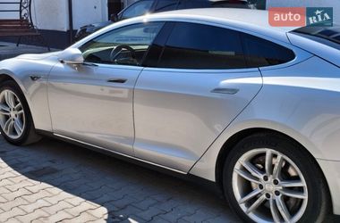 Лифтбек Tesla Model S 2014 в Глыбокой