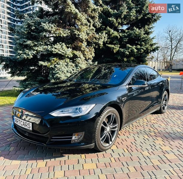Ліфтбек Tesla Model S 2015 в Одесі