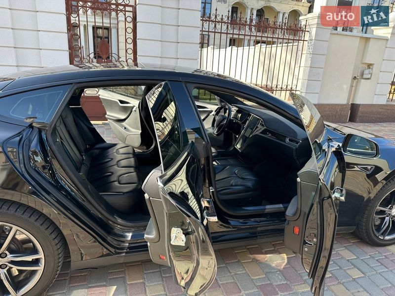 Ліфтбек Tesla Model S 2015 в Одесі