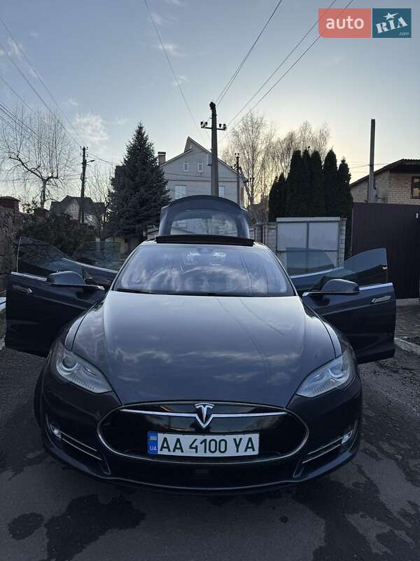 Лифтбек Tesla Model S 2014 в Софиевской Борщаговке фото 4 Лифтбек Tesla Model S 2014 в Софиевской Борщаговке