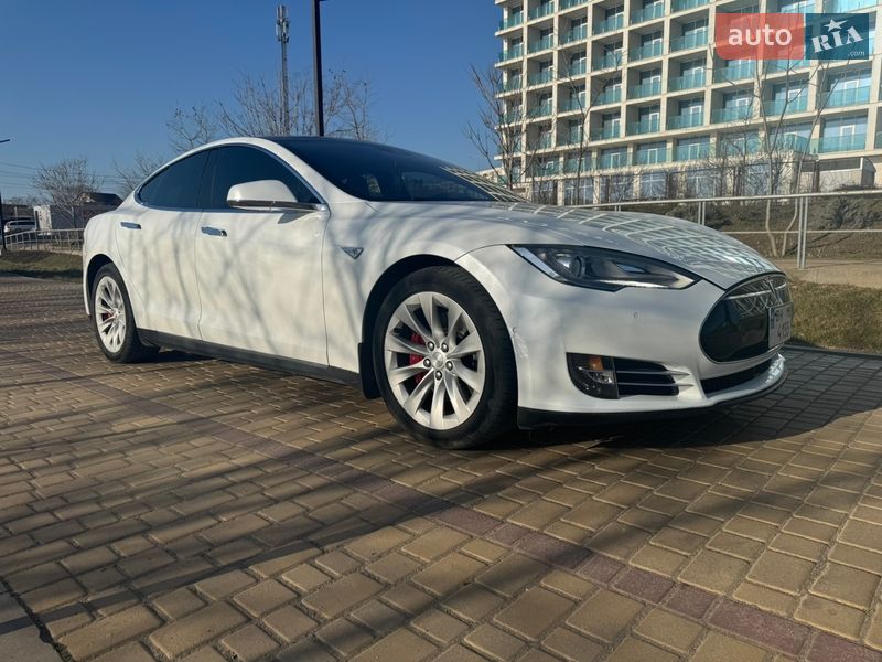 Ліфтбек Tesla Model S 2015 в Чорноморську фото Ліфтбек Tesla Model S 2015 в Чорноморську