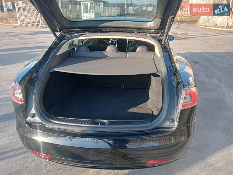 Ліфтбек Tesla Model S 2014 в Шепетівці