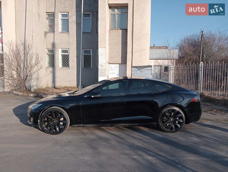 Ліфтбек Tesla Model S 2014 в Шепетівці