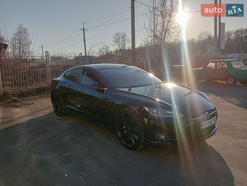 Ліфтбек Tesla Model S 2014 в Шепетівці