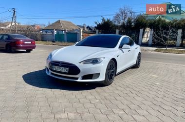 Лифтбек Tesla Model S 2016 в Николаеве