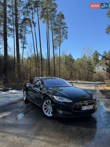 Лифтбек Tesla Model S 2014 в Киеве