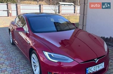 Ліфтбек Tesla Model S 2018 в Львові