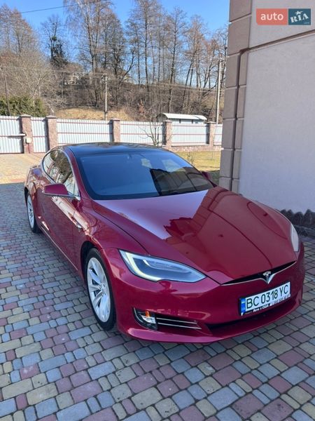 Tesla Model S 2018