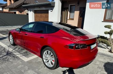 Лифтбек Tesla Model S 2019 в Львове