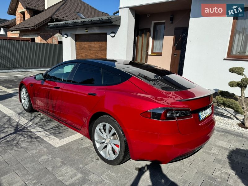 Лифтбек Tesla Model S 2019 в Львове