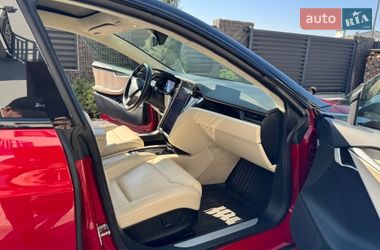 Лифтбек Tesla Model S 2019 в Львове