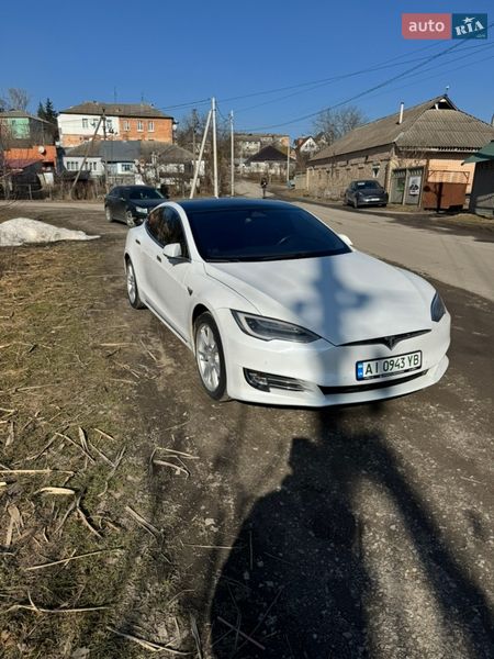 Ліфтбек Tesla Model S 2020 в Києві