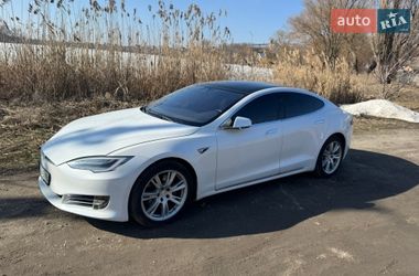 Ліфтбек Tesla Model S 2020 в Києві