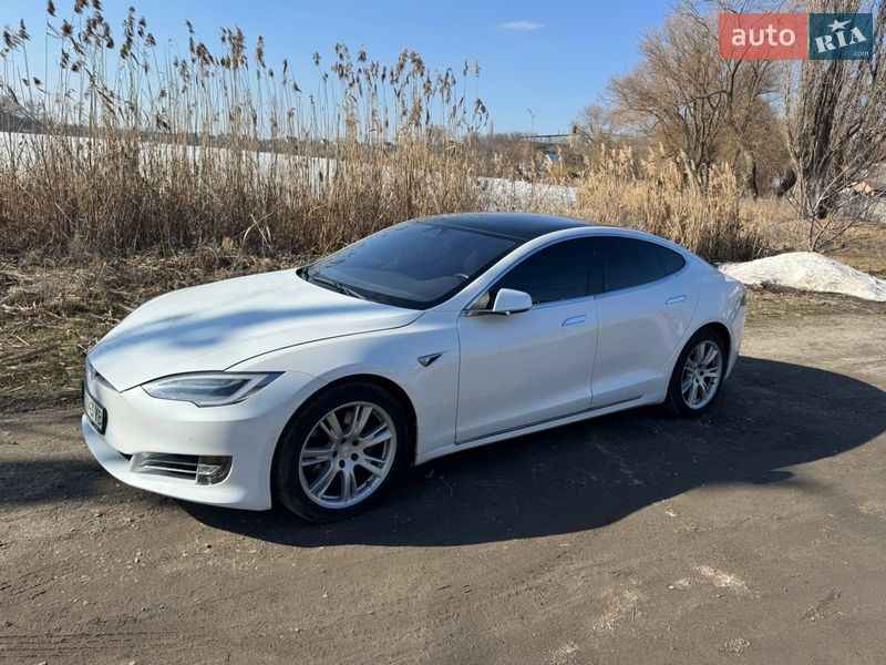 Ліфтбек Tesla Model S 2020 в Києві