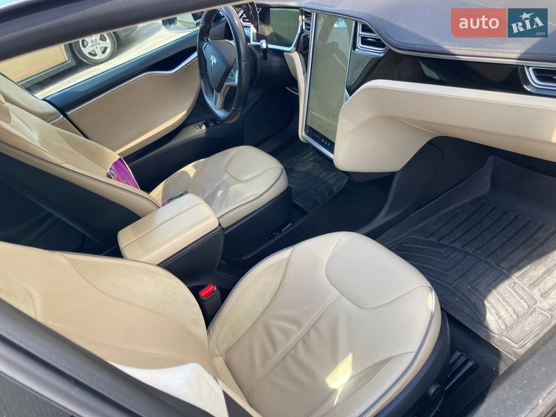 Лифтбек Tesla Model S 2014 в Киеве