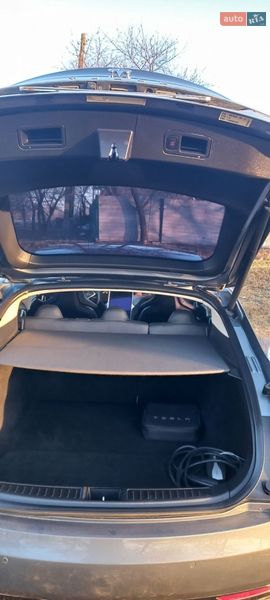 Лифтбек Tesla Model S 2014 в Умани