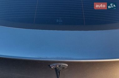 Лифтбек Tesla Model S 2014 в Умани