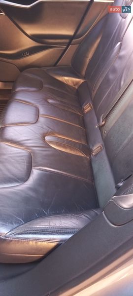 Лифтбек Tesla Model S 2014 в Умани