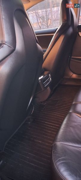 Лифтбек Tesla Model S 2014 в Умани
