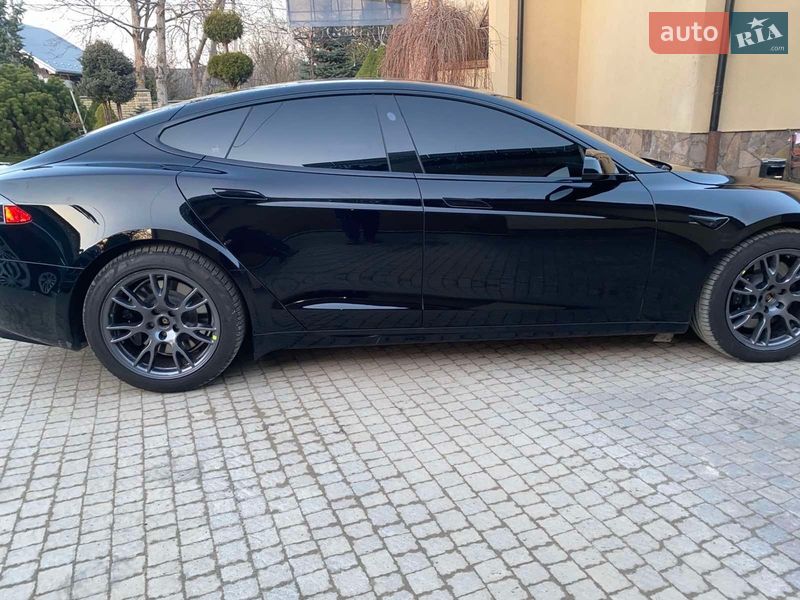 Ліфтбек Tesla Model S 2021 в Долині
