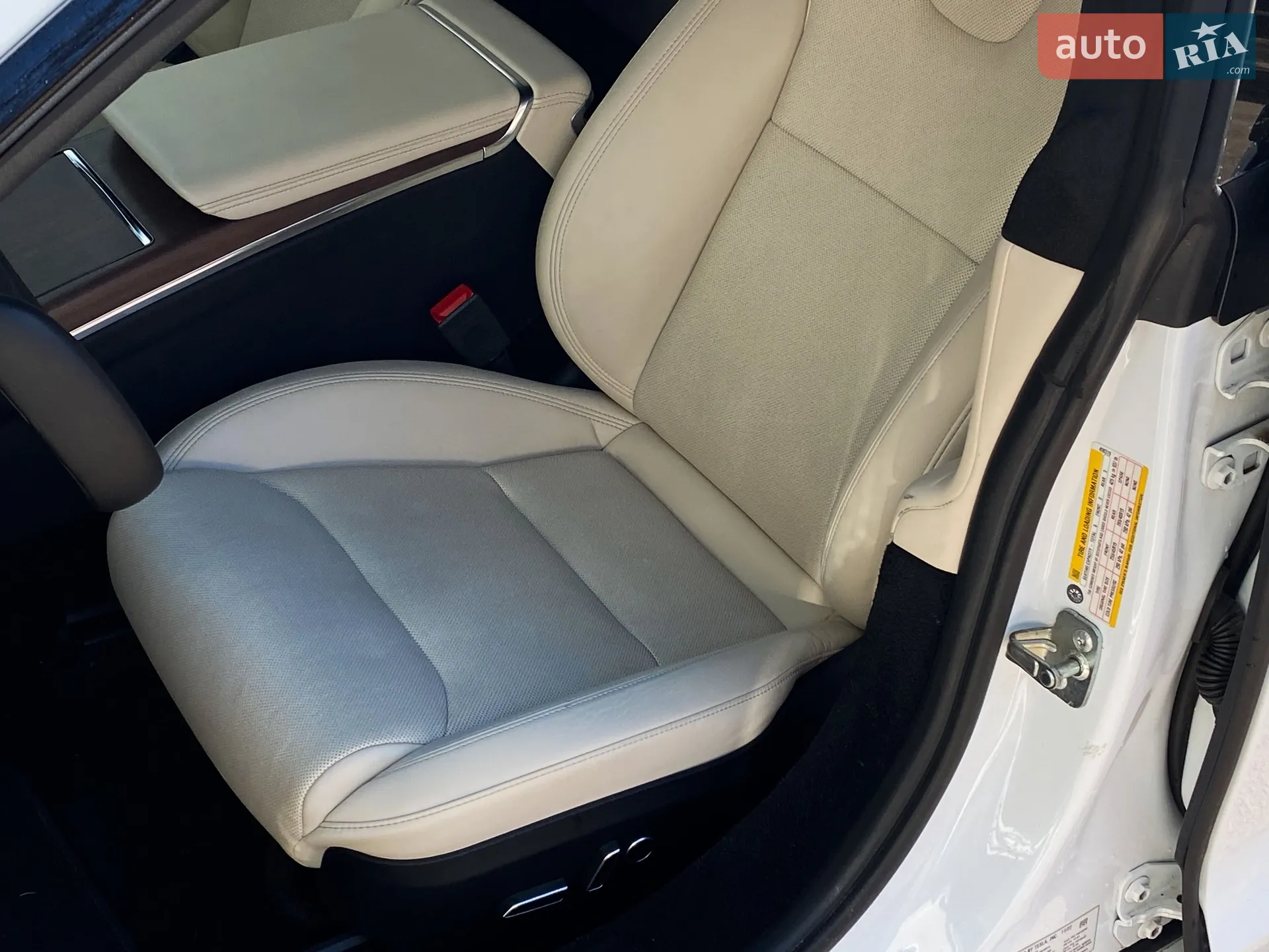 2022 Tesla Model S - мініатюра 13