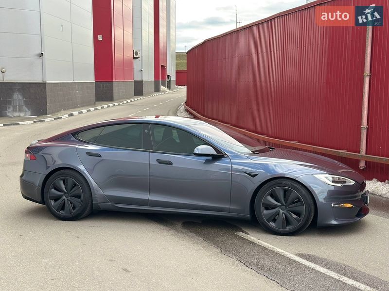 Лифтбек Tesla Model S 2022 в Киеве