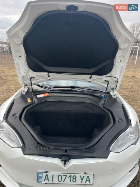 Лифтбек Tesla Model S 2015 в Черкассах