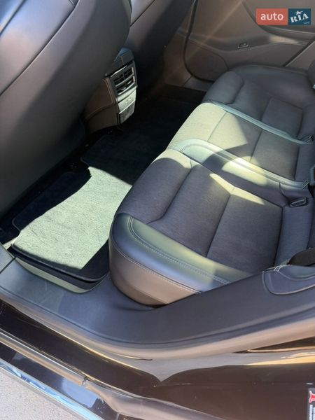Лифтбек Tesla Model S 2018 в Тернополе
