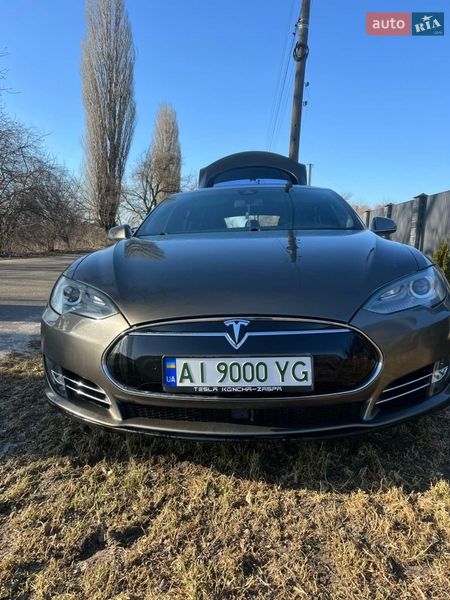 Лифтбек Tesla Model S 2015 в Броварах