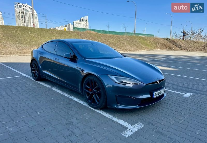Лифтбек Tesla Model S 2023 в Киеве