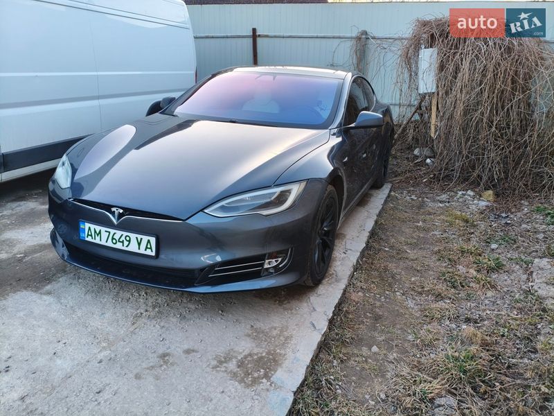 Tesla Model S 2017