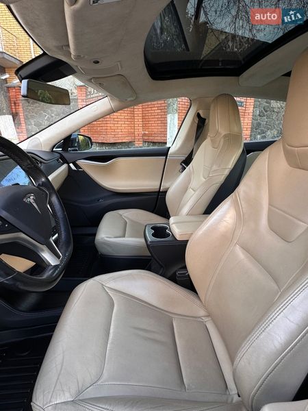 Лифтбек Tesla Model S 2015 в Киеве фото 35 Лифтбек Tesla Model S 2015 в Киеве