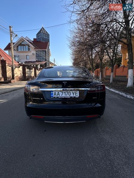 Лифтбек Tesla Model S 2015 в Киеве фото 21 Лифтбек Tesla Model S 2015 в Киеве
