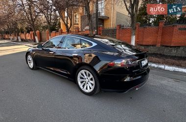 Лифтбек Tesla Model S 2015 в Киеве